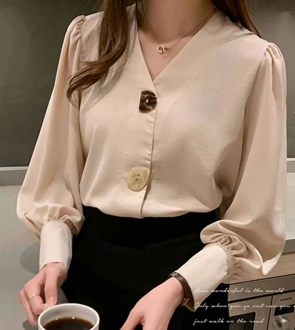 Office Lady Autumn Solid Camicette da donna Tutte abbinate Top con scollo a V Lanterna Abiti a maniche lunghe con bottoni Camici