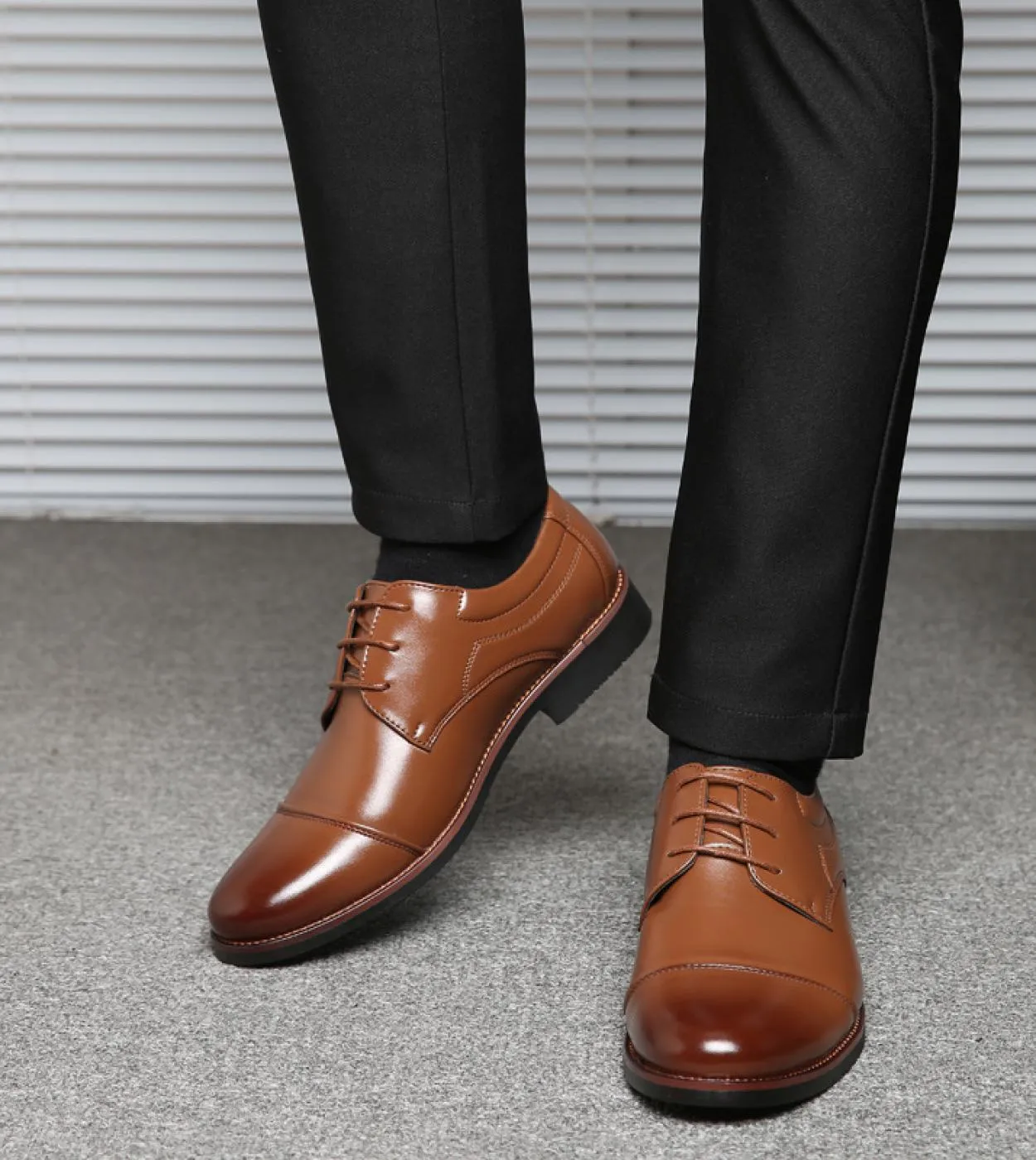 Scarpe eleganti da uomo Lavoro formale da lavoro Pelle verniciata morbida Punta a punta per uomo Scarpe da uomo Oxford da uomo N