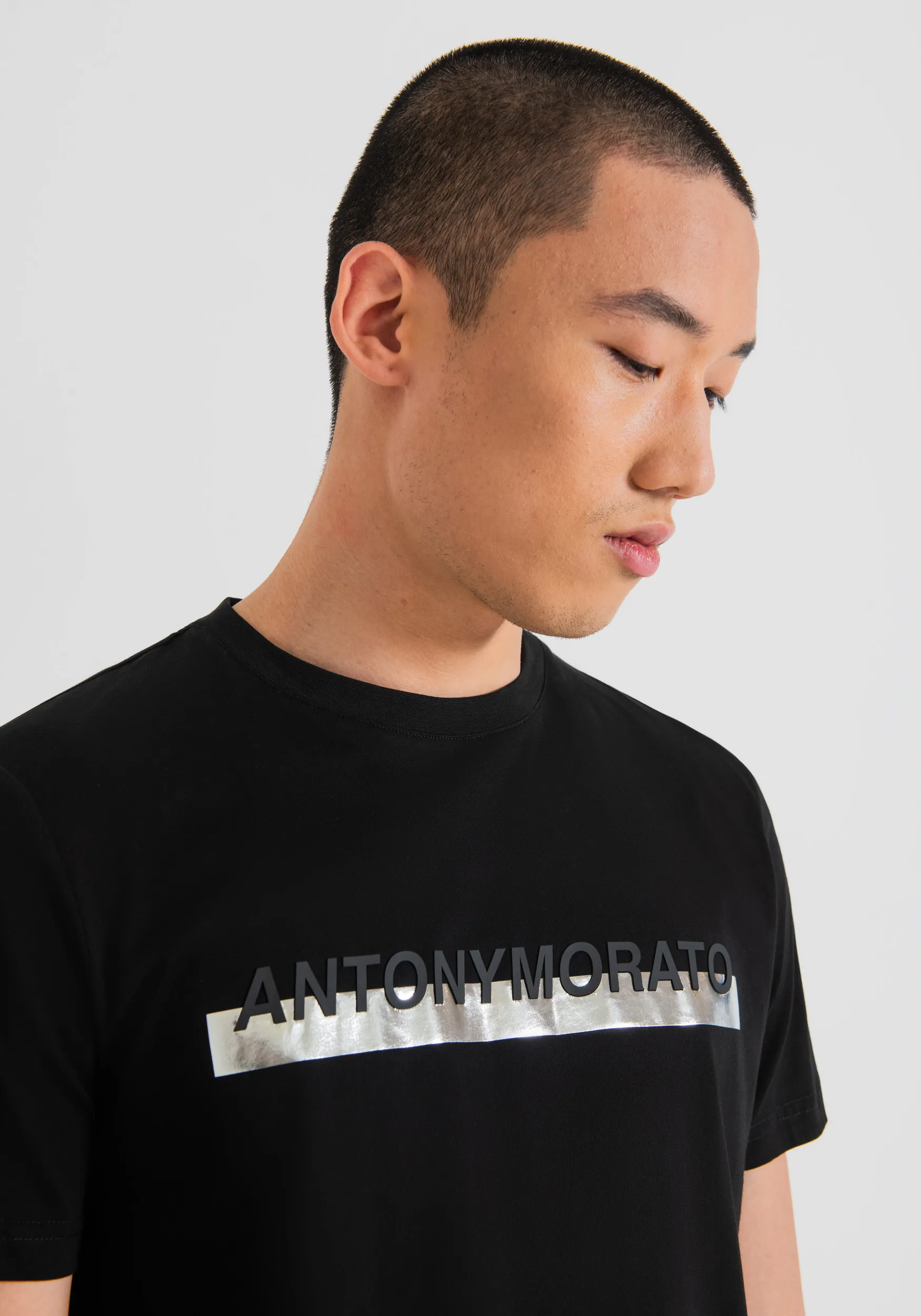 T-SHIRT SLIM FIT IN COTONE CON STAMPA LOGO EFFETTO GOMMATO