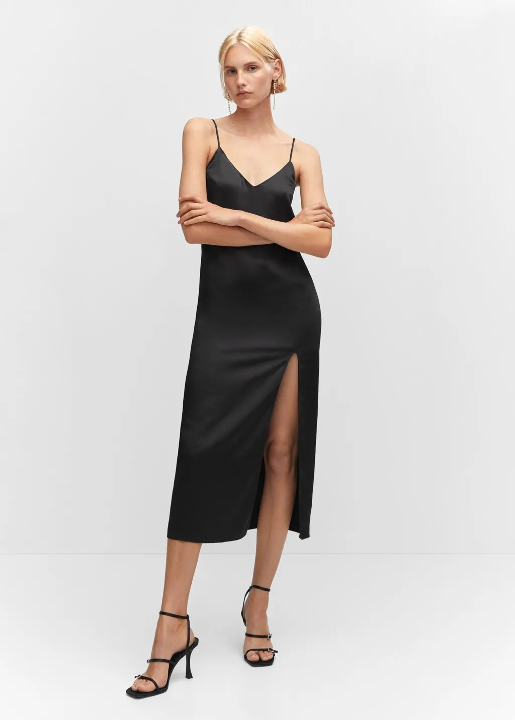 Vestito satinato spacco