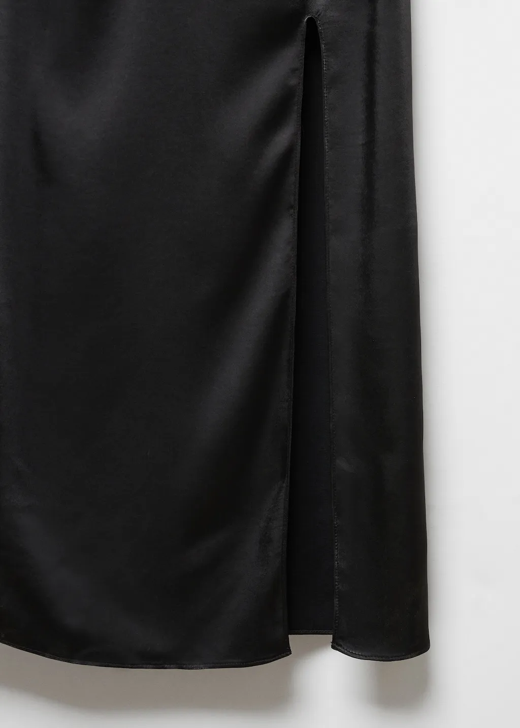 Vestito satinato spacco